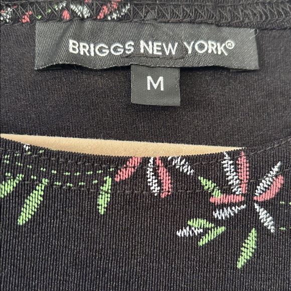 NWT Briggs Crewneck Black Floral Stretch T Shirt Top M - Picture 4 of 6